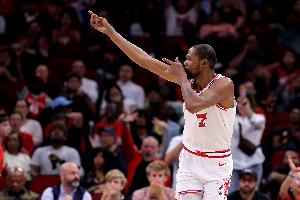 NBA历史第7人！杜兰特生涯季后赛达成5000分里程碑 身前是邓肯