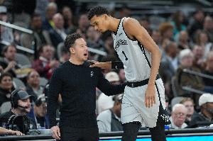 米奇谈文班全票当选DPOY：这是实至名归 我由衷地为他高兴