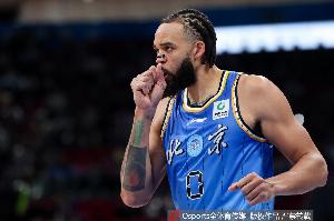 今天没乱打！麦基13中8拿下18分5板3助 正负值+28
